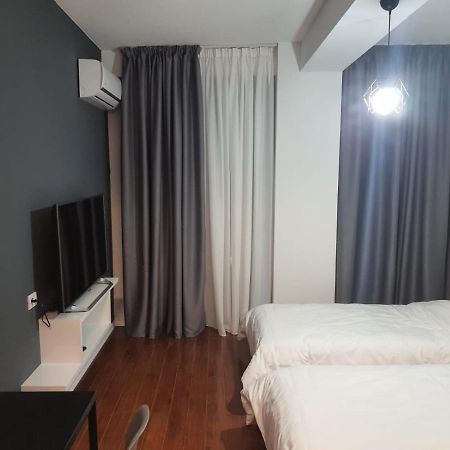 Modern Apartment Korca 3 Exterior foto